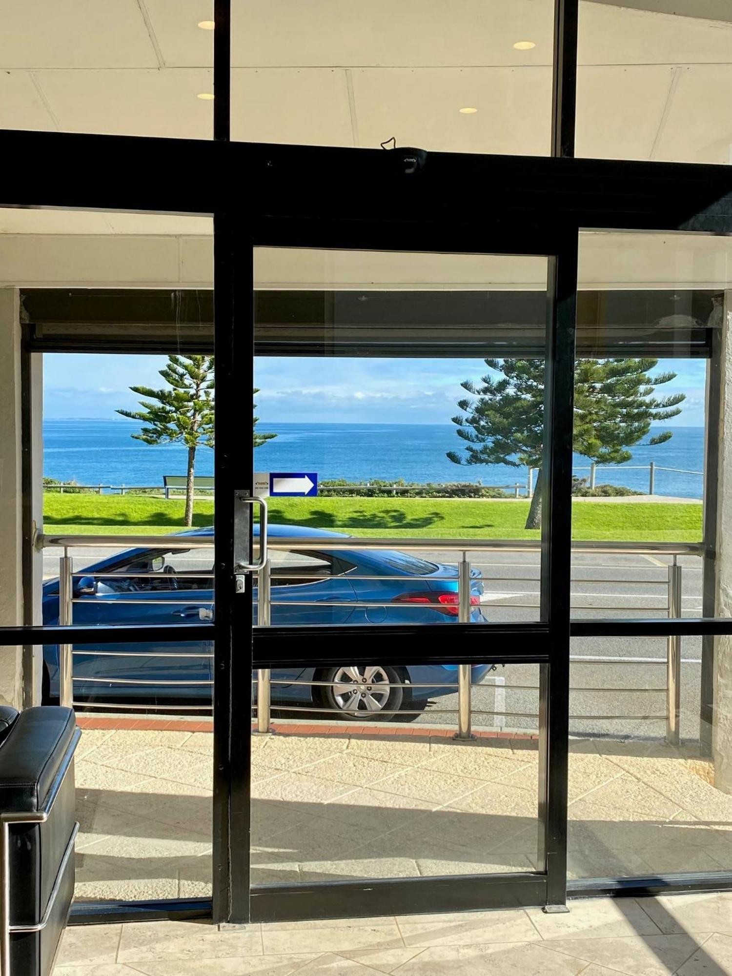 Ocean Beach Hotel Perth Exterior foto